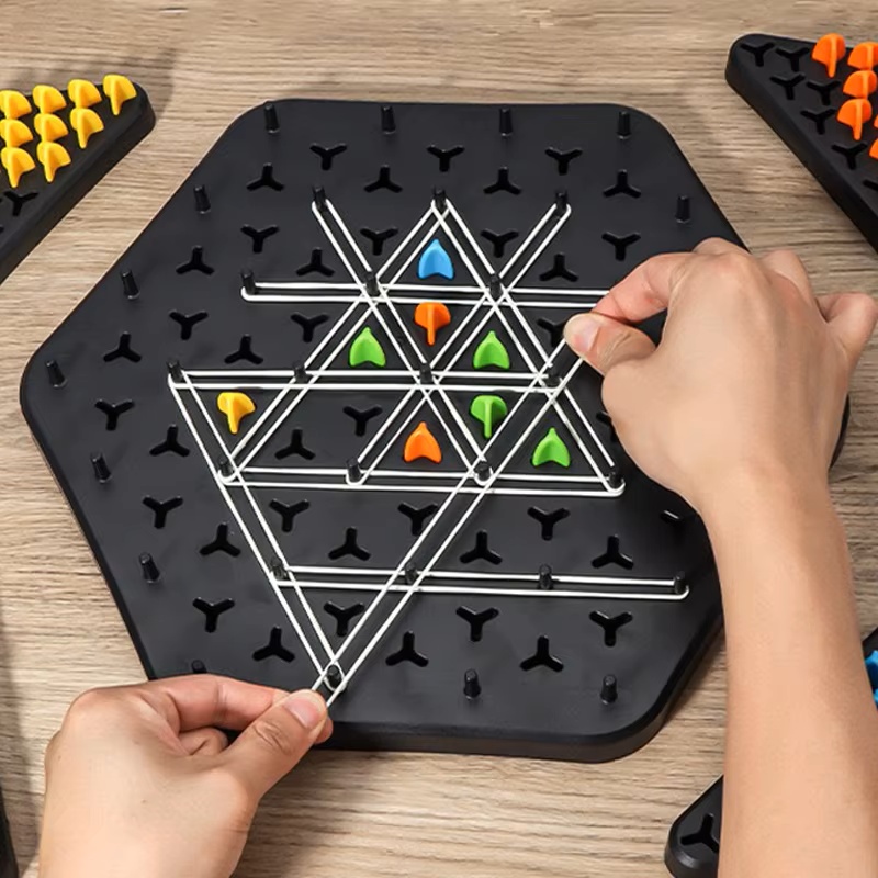 Interactive Chain Triggle Game - đánh giá và giá Board Game Sequence
